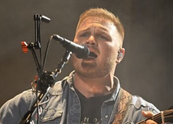 Zach Bryan Supports Macklemore With ‘Free Palestine’ Shirt at Gillette Stadium