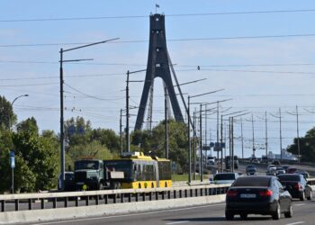 Russia is hitting Kyiv’s bridges, hoping to make the capital unlivable by winter