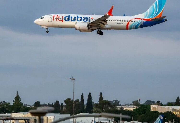 FlyDubai co-pilot used cockpit’s crash axe to try seizing control of flight and was barred from flying by Oman due to concerns over extremist views