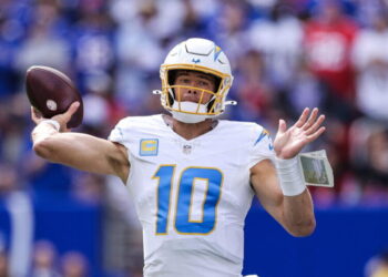 From 0-3 to the playoffs: History offers Chargers some hope for a comeback