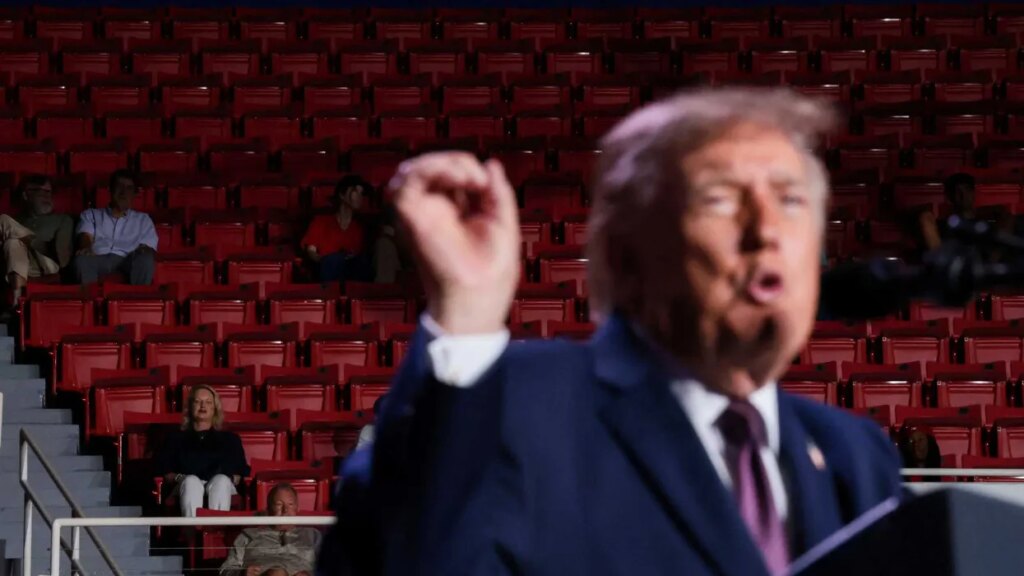 Trump rambles about ‘distinguished people’ who ‘hate’ darkness in scramble for GOP win