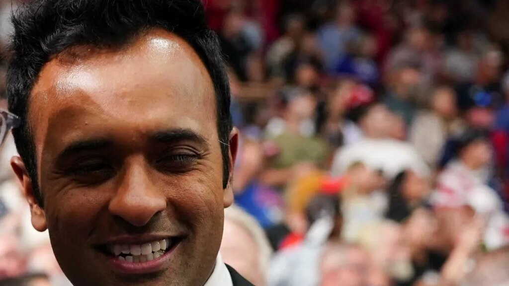 ‘Good God’: Vivek Ramaswamy becomes laughing stock after nearly dropping child