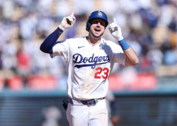 Kyle Tucker becomes unlikely NLDS hero with Dodgers poised for series sweep
