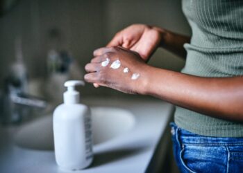 The drugstore staple dermatologists swear by for dry, cracked skin