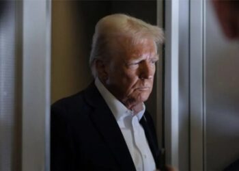 Trump’s dumb misfire shot a gaping hole in his billion-dollar grift
