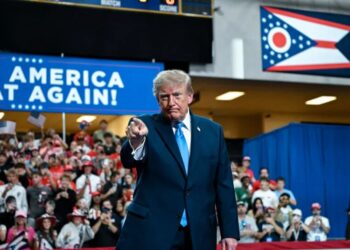 At Trump’s Rallies, a Familiar Mix of Rituals and a Plea to ‘Please Pretend’
