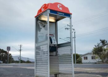 ‘Humble’ Pay Phone, a Lifeline During Wildfires, Gains Heritage Status