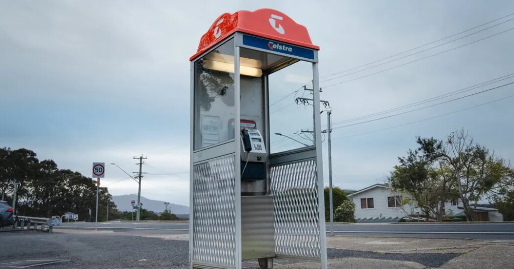 ‘Humble’ Pay Phone, a Lifeline During Wildfires, Gains Heritage Status
