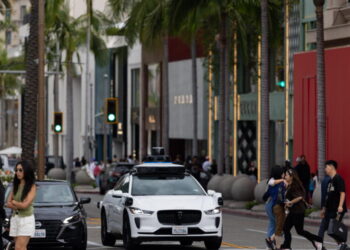 L.A. now has more driverless cars, involved in more crashes. A look at the data