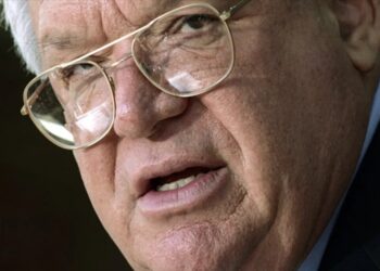 CBS News under fire over glaring omission in Dennis Hastert death announcement