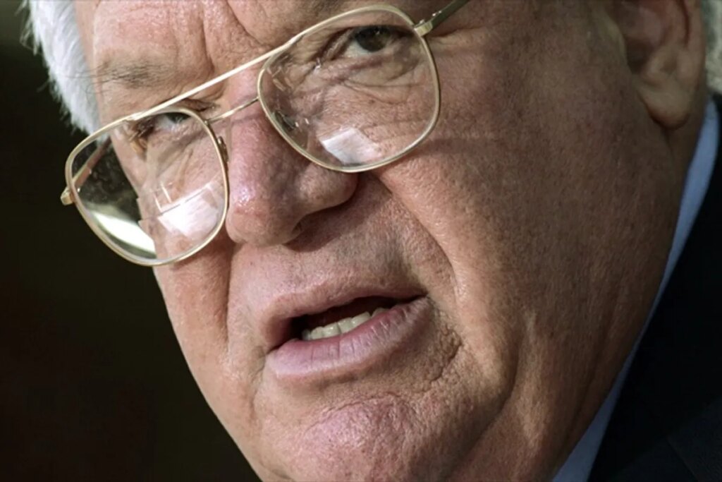 CBS News under fire over glaring omission in Dennis Hastert death announcement