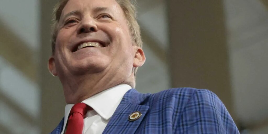 Mass confusion as Ken Paxton ad shows MAGA candidate tearing down missing child flyer