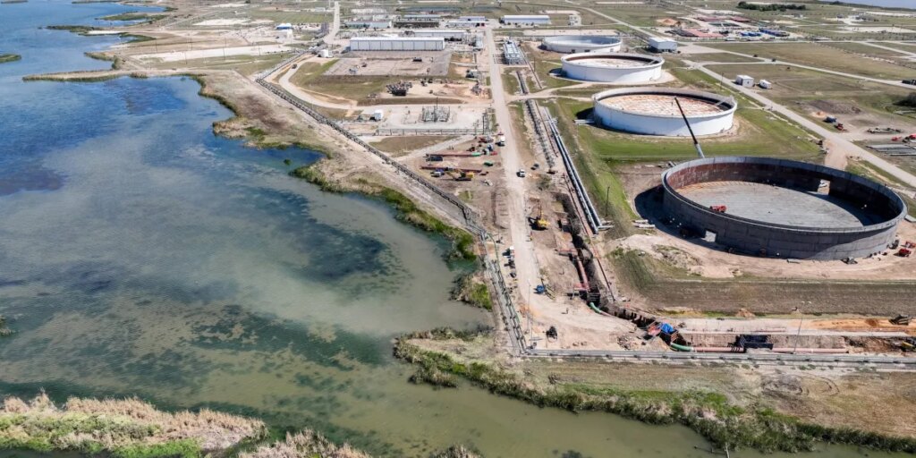 U.S. shale executives have no idea when the oil market will go off a cliff