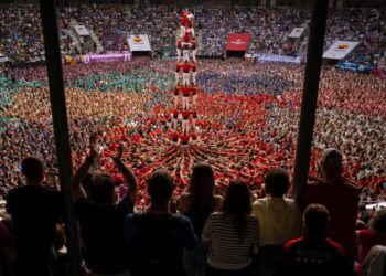 Photos: Human-Tower Season
