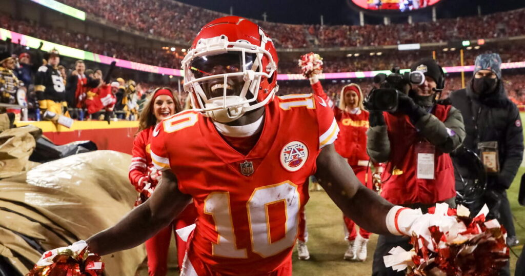 ‘Hm.’ Tyreek Hill and Chiefs seem mutually intrigued by possible reunion after Tyquan Thornton injury