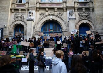 Hundreds of French schools shut as students revolt against poor conditions