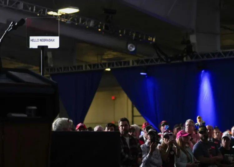 Singing MAGA pundit uncorks bizarre claim about ‘world wizard’ Trump at Nebraska rally