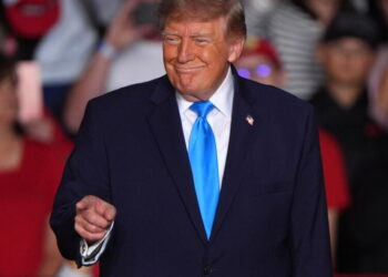 Trump suggests letting Iran ‘take out’ Los Angeles, San Diego during campaign rally