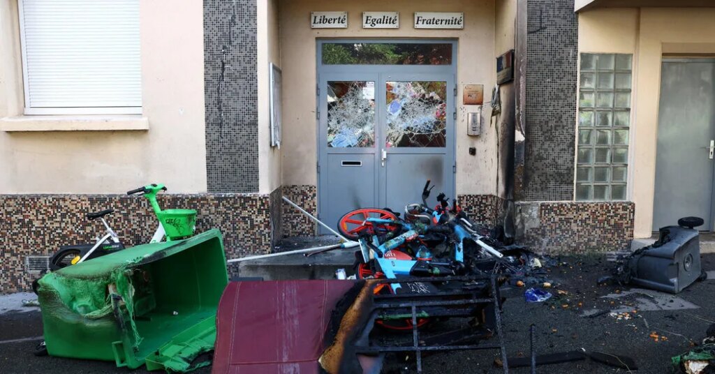 Strikes, Barricades and Fiscal Turmoil: An Autumn of Discontent Grips France