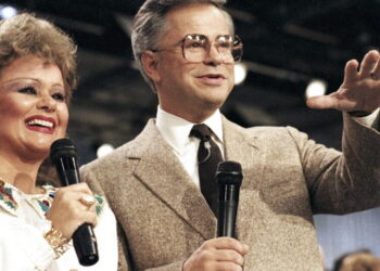 Jim Bakker, who lost his ‘PTL Club’ televangelism empire in sex and money scandals, dies at 86