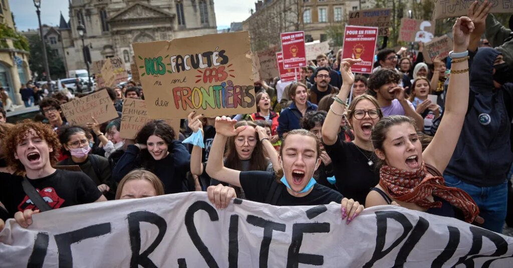 People of All Ages Join French Student Protests, as Movement Broadens