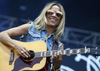 Sheryl Crow headlines the first ‘Live on Sunset’ event November 14