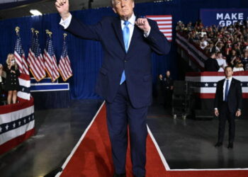 Trump loves to bash California to rally the base. ‘Let ’em take out’ L.A. is just the latest