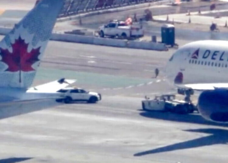 Delta and Air Canada planes collide on taxiway at Los Angeles International Airport