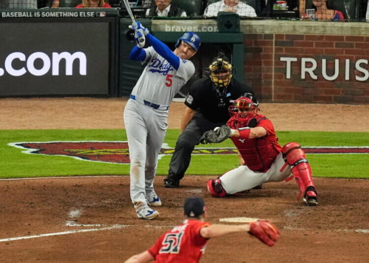 Dodgers beat Braves on Kiké Hernández and Freddie Freeman homers, take 2-1 NLDS lead