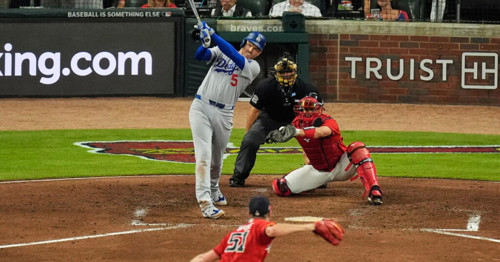 Dodgers beat Braves on Kiké Hernández and Freddie Freeman homers, take 2-1 NLDS lead