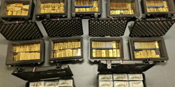 Former CIA official accused of stealing $40M in gold bars pleads guilty