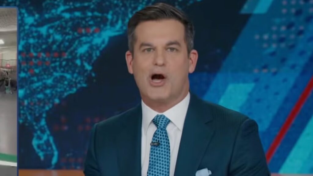 ‘The Daily Show’ Audience Audibly Groans Over Michael Kosta’s Vivek Ramaswamy Dig