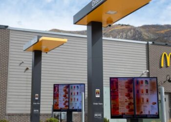 $5 meals, $6 combos and fewer visits: McDonald’s barrage of deals isn’t winning customers back