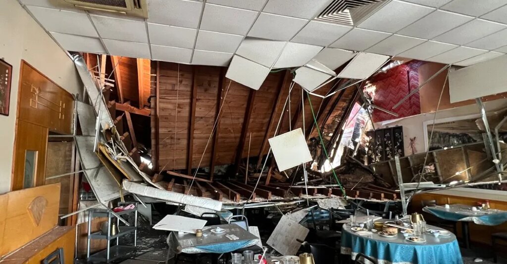 After a Storm, Rotting Food and a Foul Stench Haunt a Honolulu Restaurant