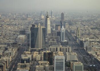 Saudi’s economic transformation collides with war and falling FDI 