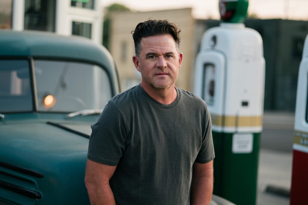 This singer has the best voice in Nashville. Why haven’t you heard of him?