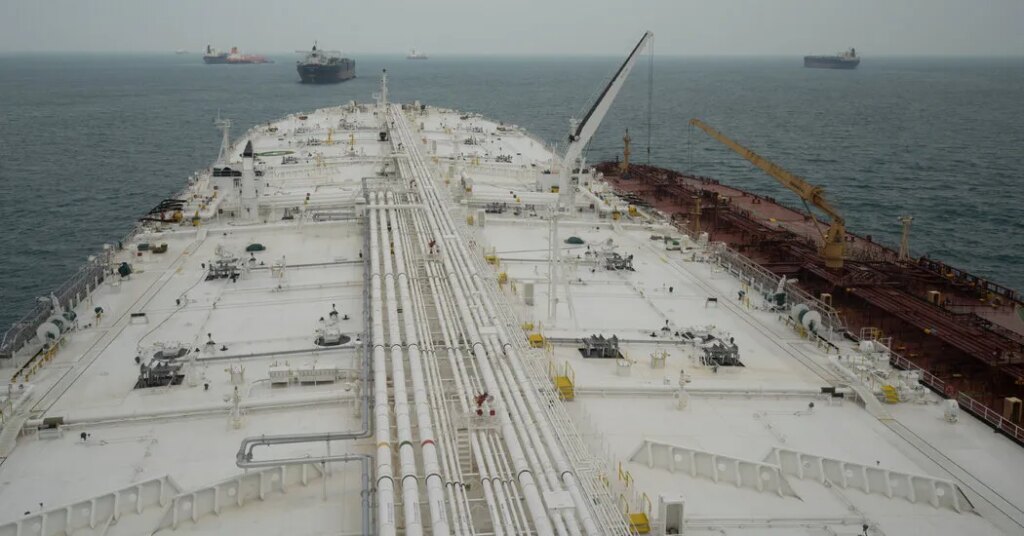 How a Shadow Economy in Asia Is Keeping Iranian Oil Flowing