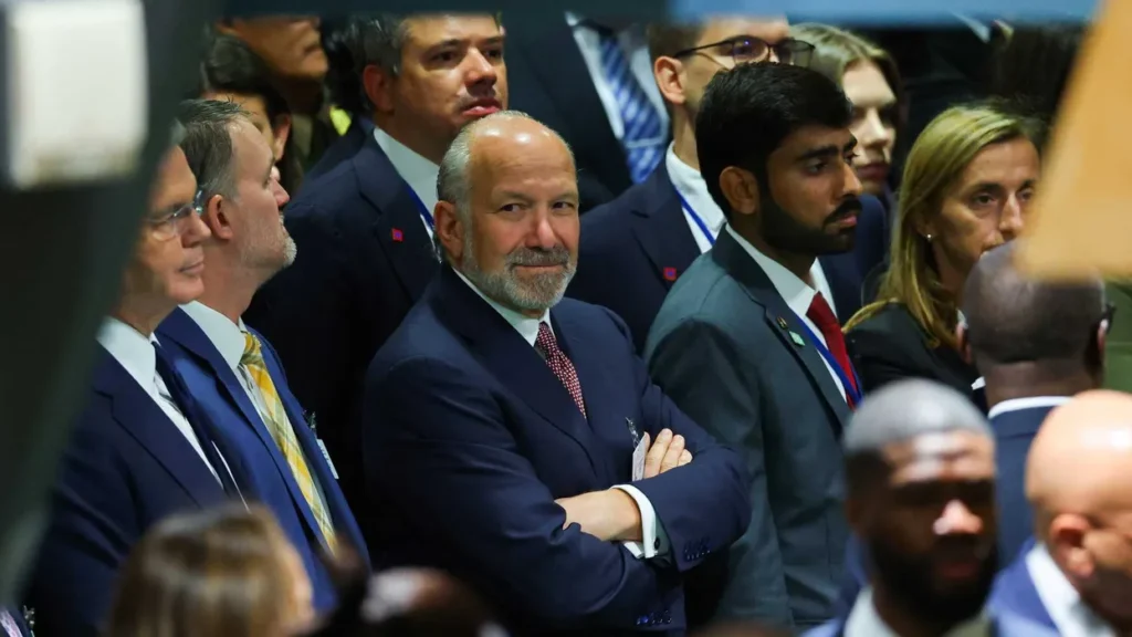 Probe launches after death of banker who exposed Howard Lutnick’s Epstein ties: report