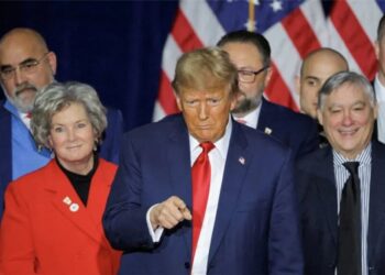 GOP operatives rage as top Trump advisers take overseas election jobs weeks before midterm