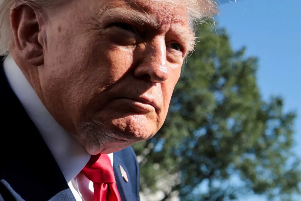 Trump pushes away ‘top advisers’ exposed for pro-Russian gig: ‘I will terminate them’