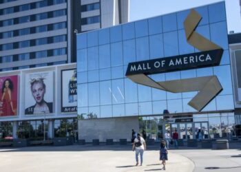 FBI thwarts ‘radicalized young man’ after undercover sting operation where he bought an assault rifle to attack the Mall of America