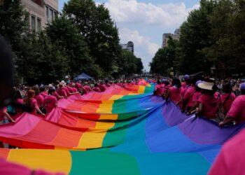 Number of teens who identify themselves as gay or bisexual is in ‘free fall’