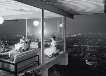 L.A.’s most iconic house can’t find a buyer. ‘It’s a pair of golden handcuffs’