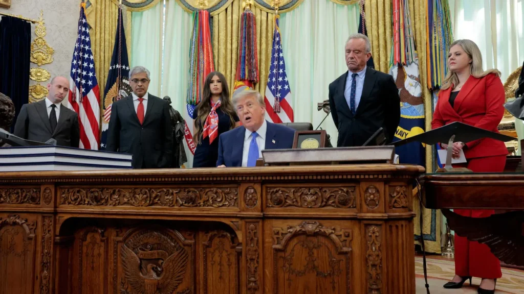 White House rolls the dice on most unpredictable weapon as GOP braces for a blue wave