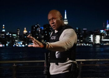 CBS has a new parent company. But its usual solid fall lineup remains, with 3 new shows