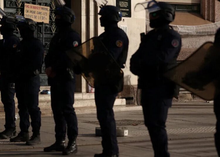 France Is Veering Toward a Potential Debt Crisis, a Warning to the World