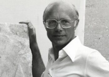 Pioneering Archaeologist Who Found 11 Tons of Ancient Pottery Has Died