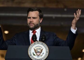 Insiders skeptical JD Vance ‘can stanch the bleeding’ as ‘mad’ MAGA men leave: report