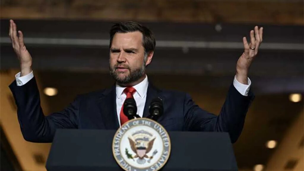 Insiders skeptical JD Vance ‘can stanch the bleeding’ as ‘mad’ MAGA men leave: report