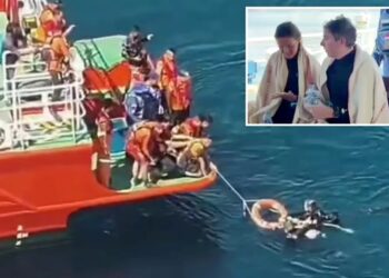 Missing tourists miraculously found 24 hours after disappearing on diving trip